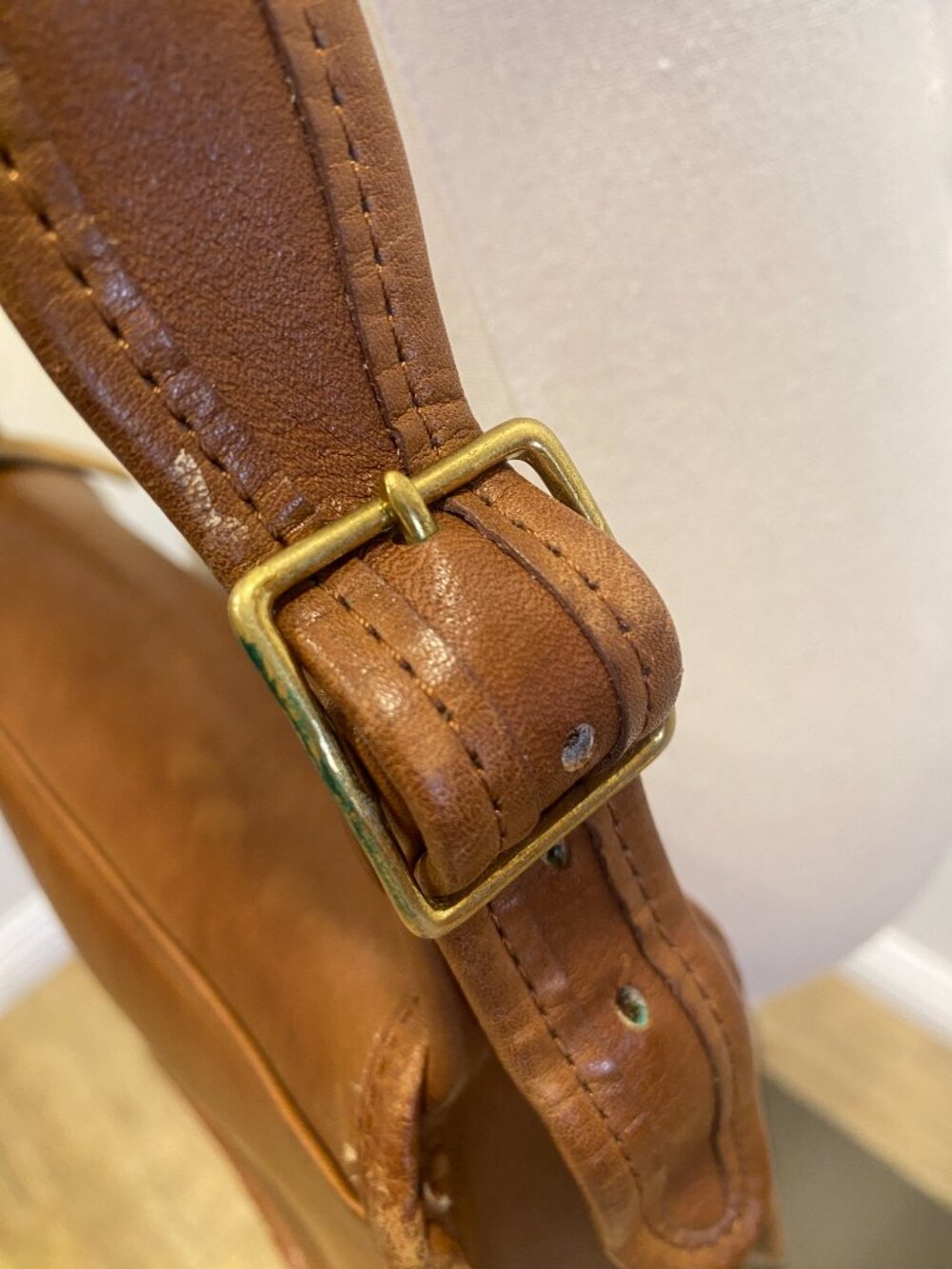 Vintage COACH #9170 NYC Classic Leather Shoulder Bag - Picture 5 of 11
